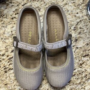 Merrell - Size 7.5 - worn a few times but in excellent used condition